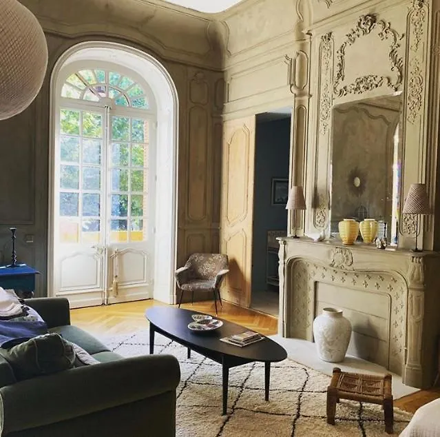 Une Nuit Au Chateau Lyon 0*,