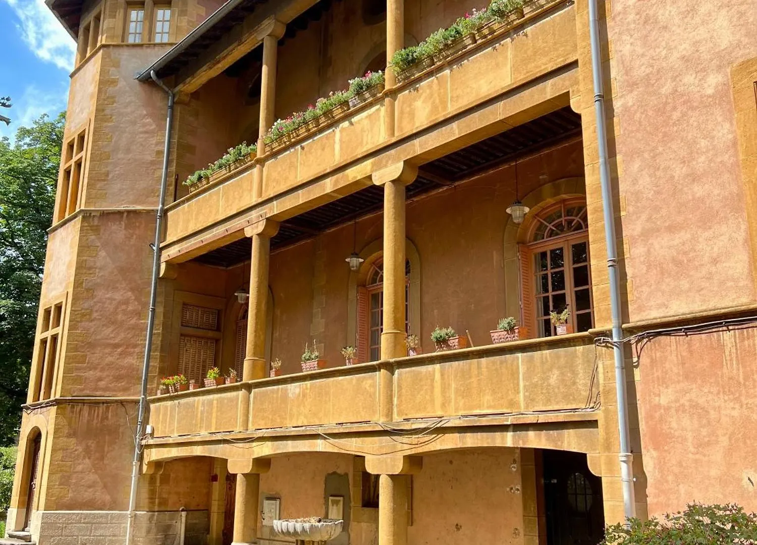 Frühstückspension Une Nuit Au Chateau Lyon